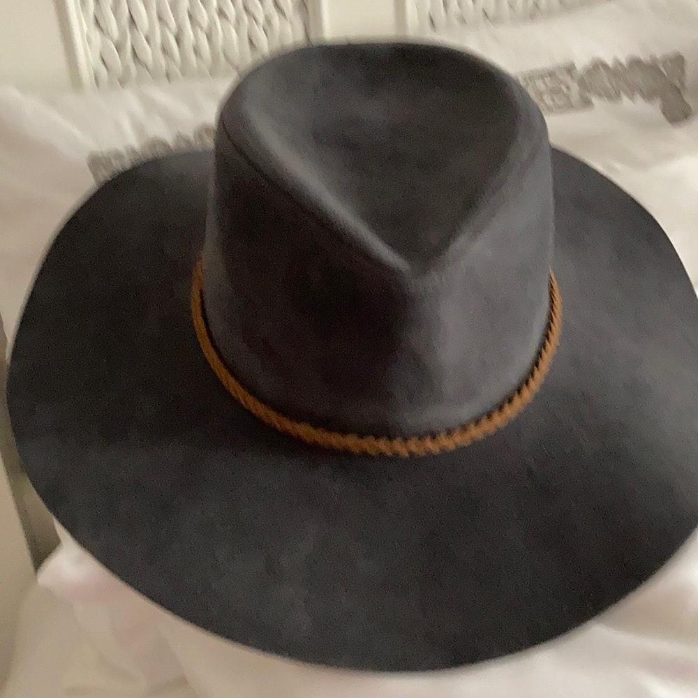 Felt hat